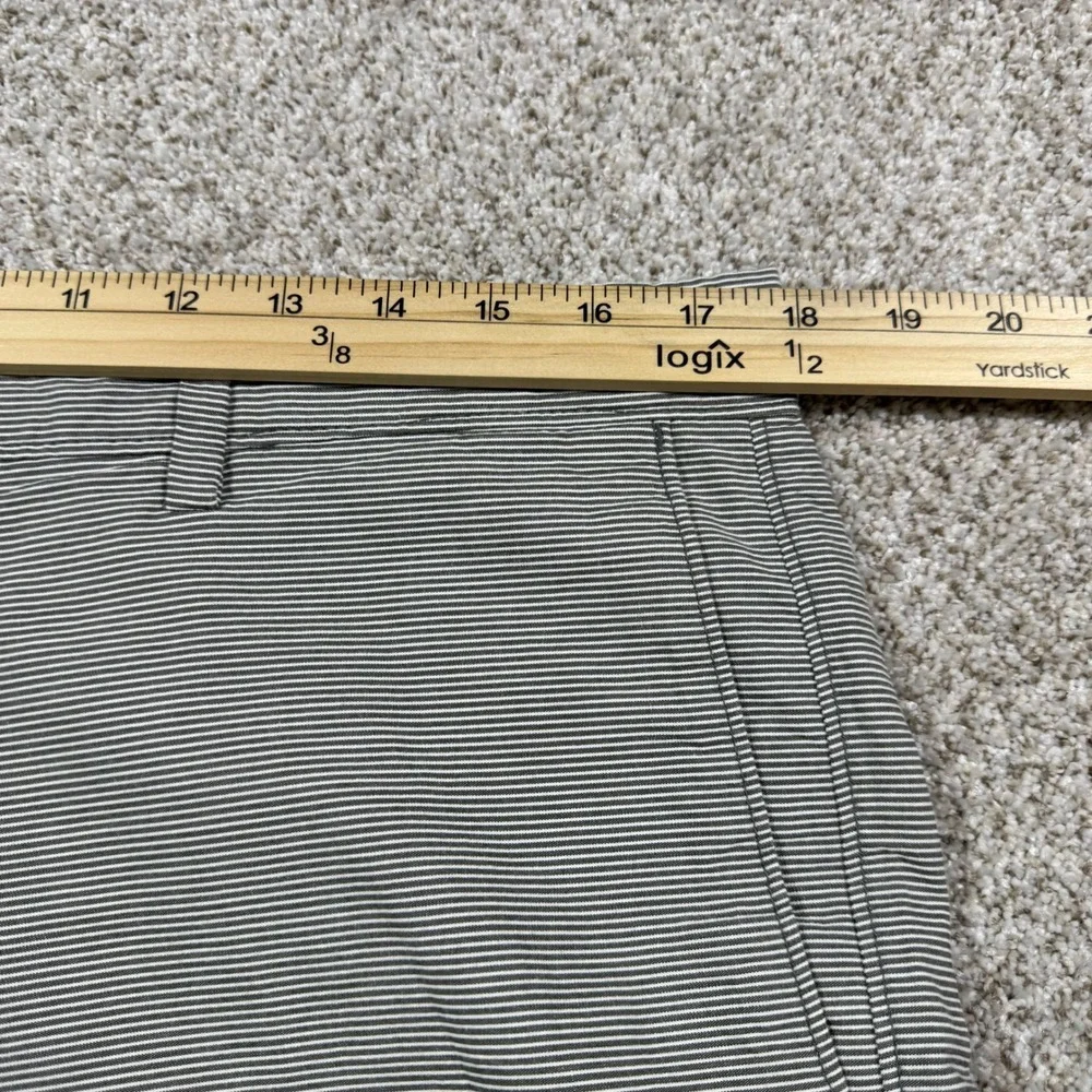 Banana Republic Mens 35 Chino Shorts Gray White Micro Stripe Cotton‎ Flat Front
